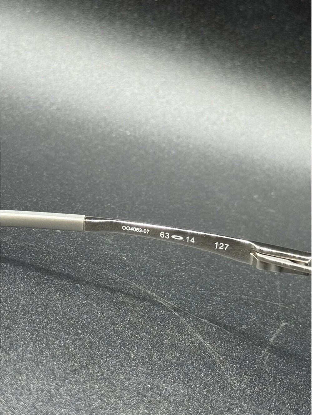 Oakley minor peeling